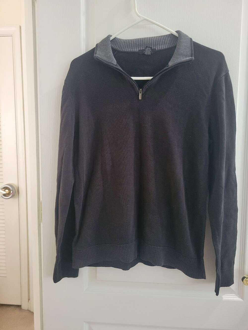 Alfani Men's Quarter Zip Sweater Medium M Black Gray Inner Collar Pullover